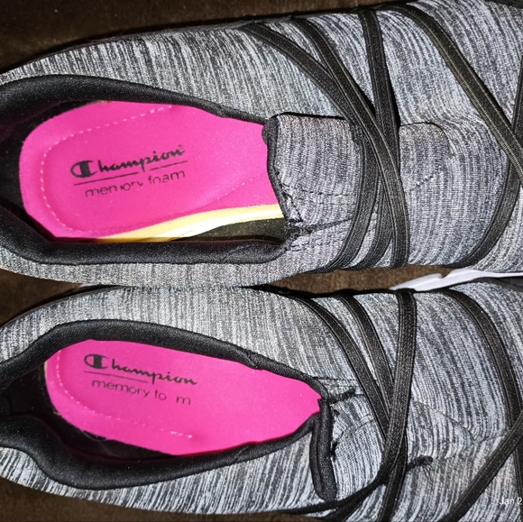 Shoes - Picture 2 of 3